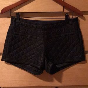 Athleta toasty buns quilted winter shorts sz 2